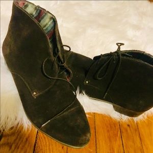 Etienne Aigner leather upper boots